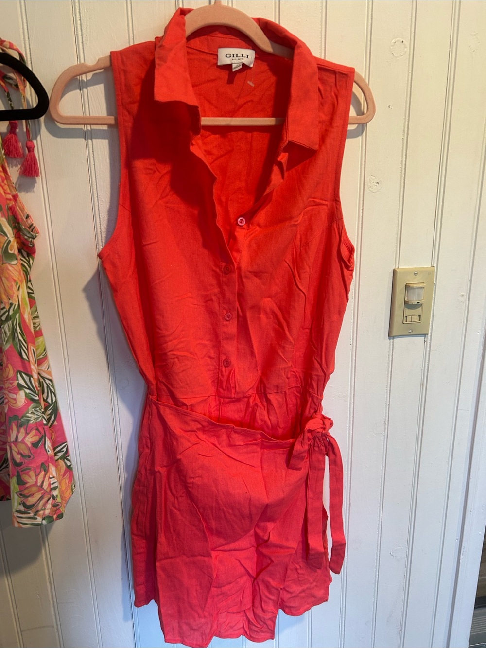 Gilli Sleeveless Button-Front Tie-Waist Tunic in Bright Red